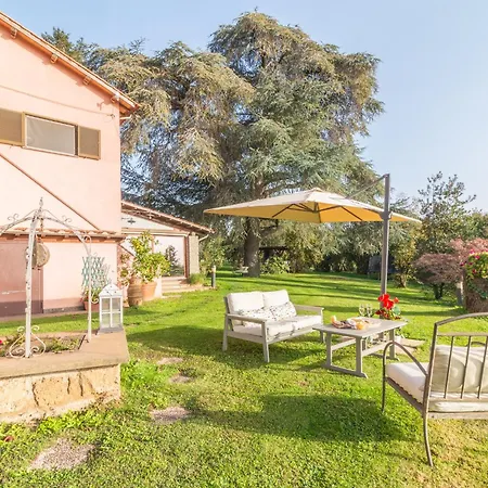 Casa di campagna Alloggi Turistici Ai Due Cedri *