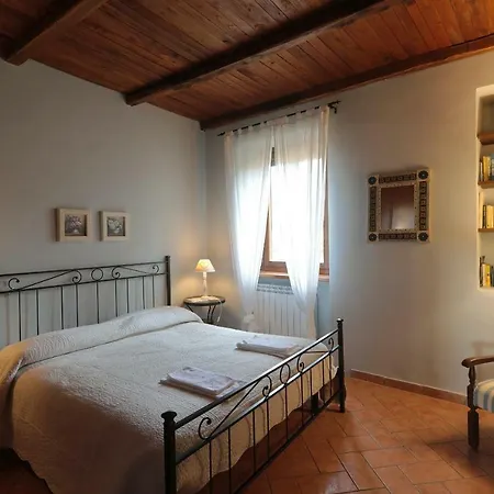 Casa di campagna Alloggi Turistici Ai Due Cedri Capranica